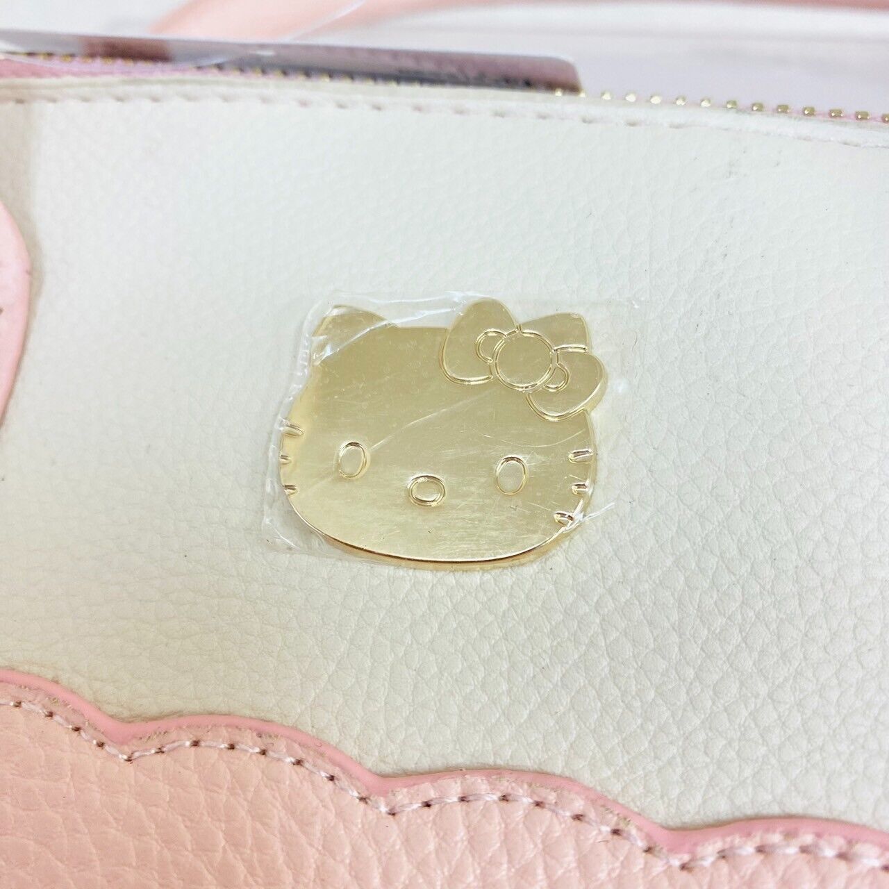 Sanrio Hello Kitty Bag Handbag Flower Motif Pale Pink Gold Zipper Faux Leather