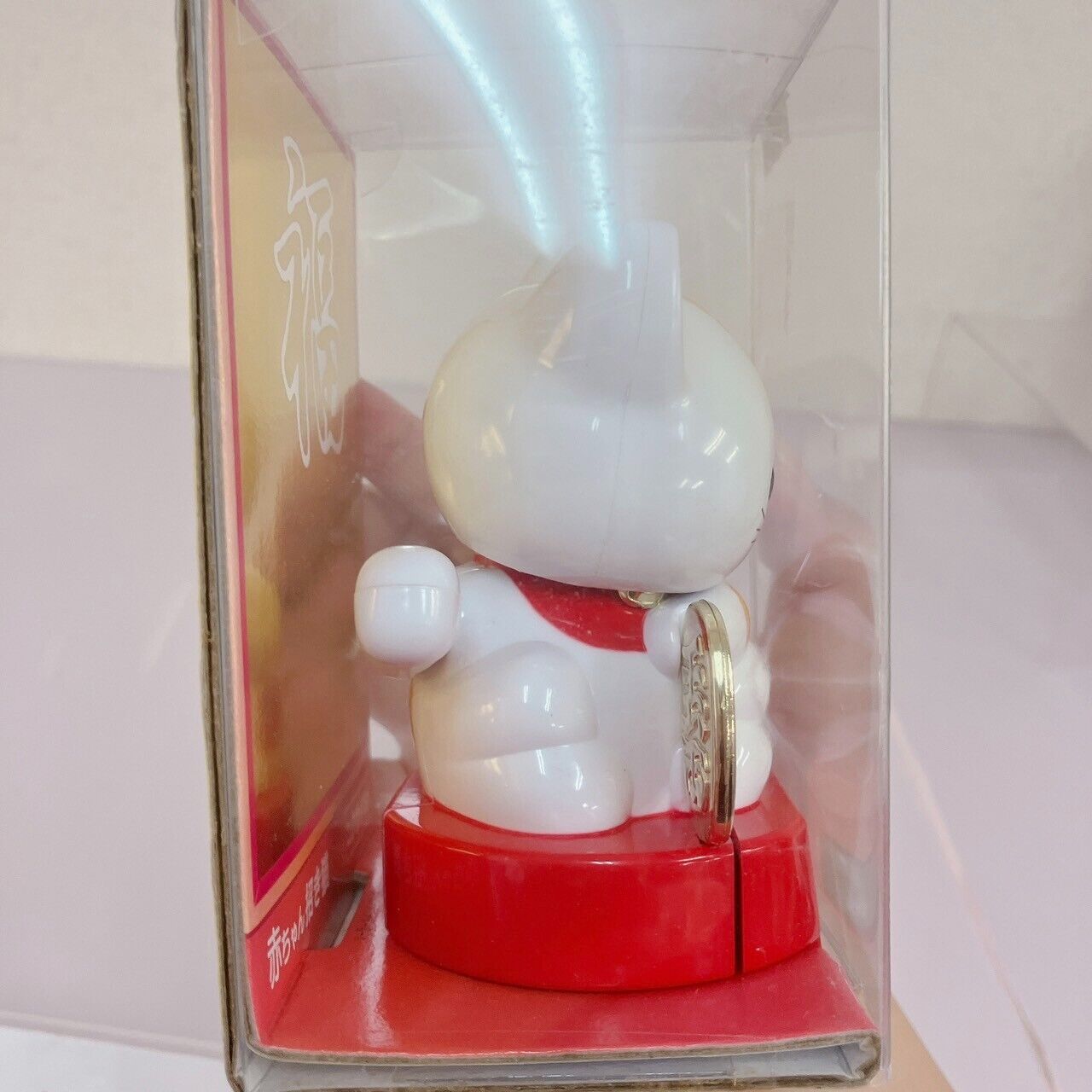 Manekineko Solar Power Swinging Toy Lucky Beckoning Cat Baby Figure White Kawaii