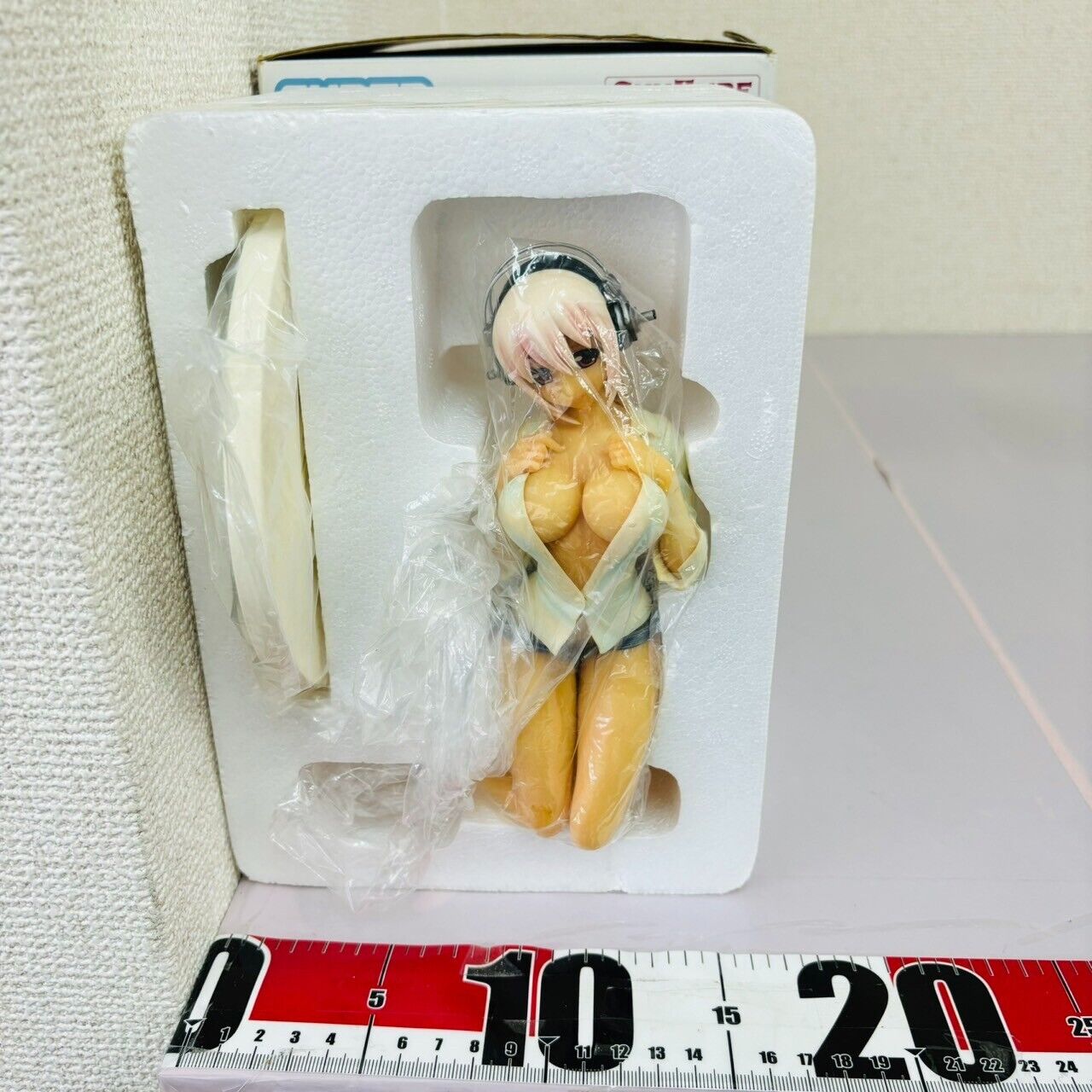 Skytube Super Sonico Figure Y-Shirt Ver. 1/6 Scale Girl Headphone White Kawaii