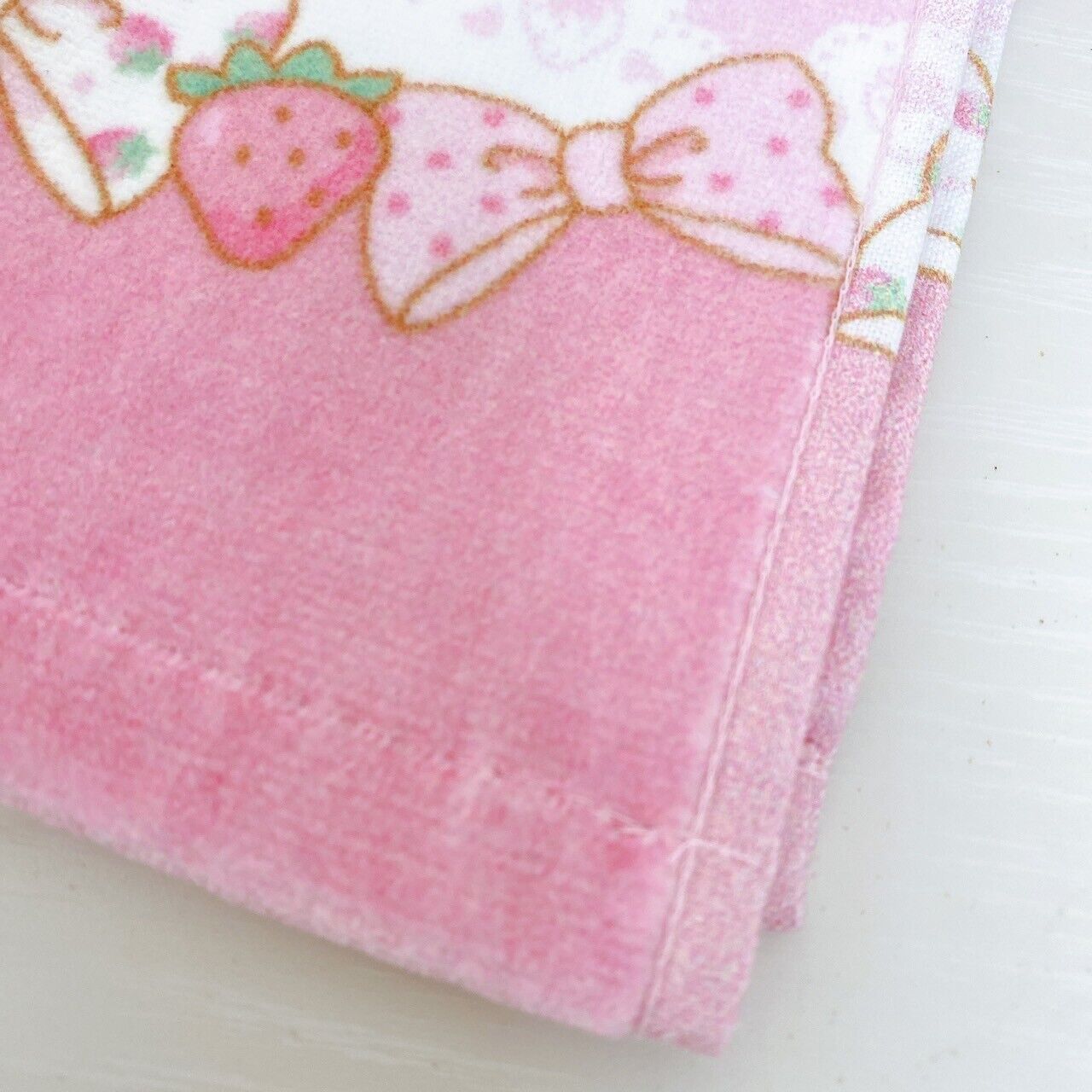 Sanrio Strawberry Shortcake Hello Kitty Bath Sports Towel Pink Kawaii Character