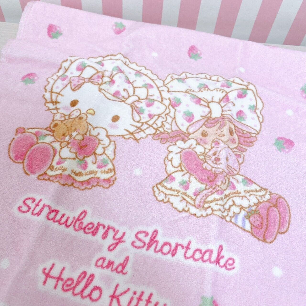 Sanrio Strawberry Shortcake Hello Kitty Bath Sports Towel Pink Kawaii Character