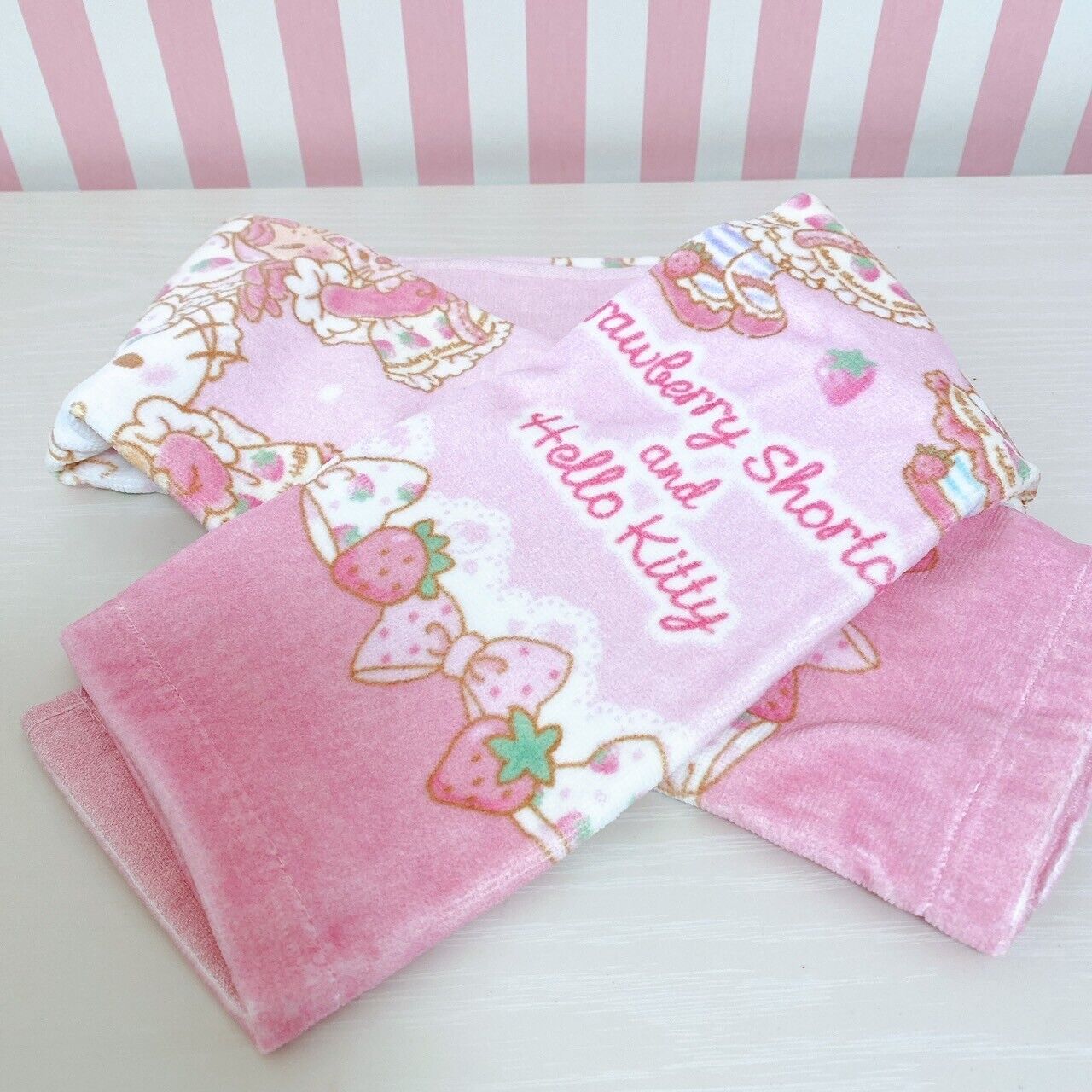 Sanrio Strawberry Shortcake Hello Kitty Bath Sports Towel Pink Kawaii Character