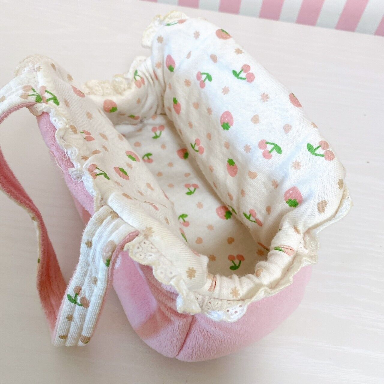 Mother Garden Chihuahua Plush Doll Strawberry Mini Bag White Pink frill Kawaii