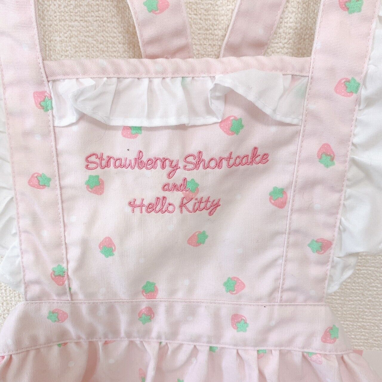 Sanrio Strawberry Shortcake Hello Kitty Collaboration Apron Pink Kawaii 110 Rare