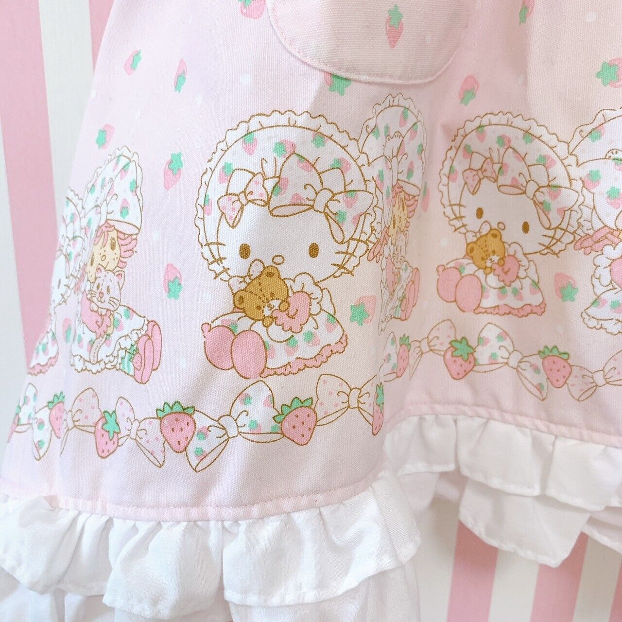 Sanrio Strawberry Shortcake Hello Kitty Collaboration Apron Pink Kawaii 110 Rare