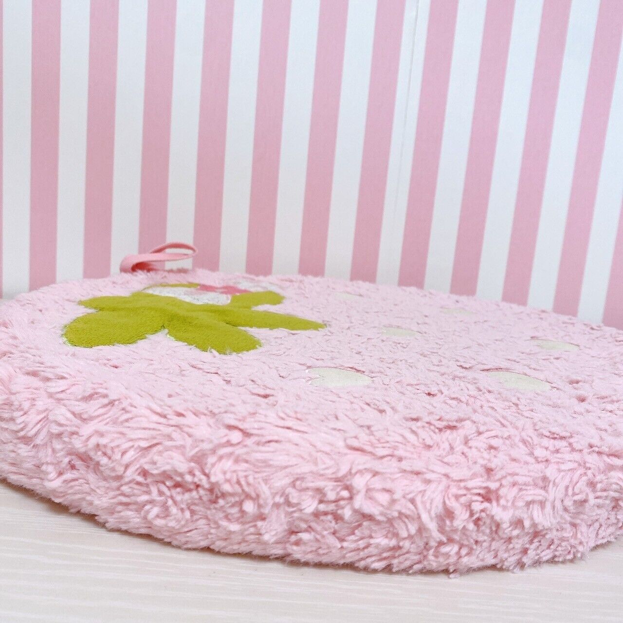 Mother Garden Zabuton Round Pink Strawberry Ribbon Heart Fluffy Fabric Kawaii