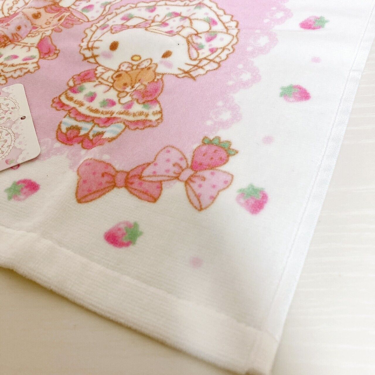 Sanrio Strawberry Shortcake Hello Kitty Hand Face Towel Pink Kawaii Character