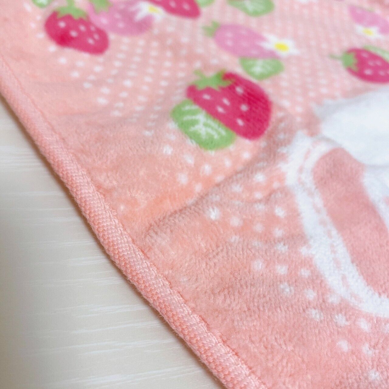 Sanrio Sugar Bunnies Hand Towel Shirousa Kurousa Strawberry Pink Dot Flower Rare