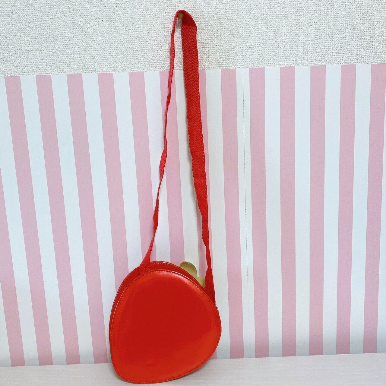 Mezzo Piano Shoulder Bag Pochette Strawberry Heart Red Kids Kawaii Cute Rare