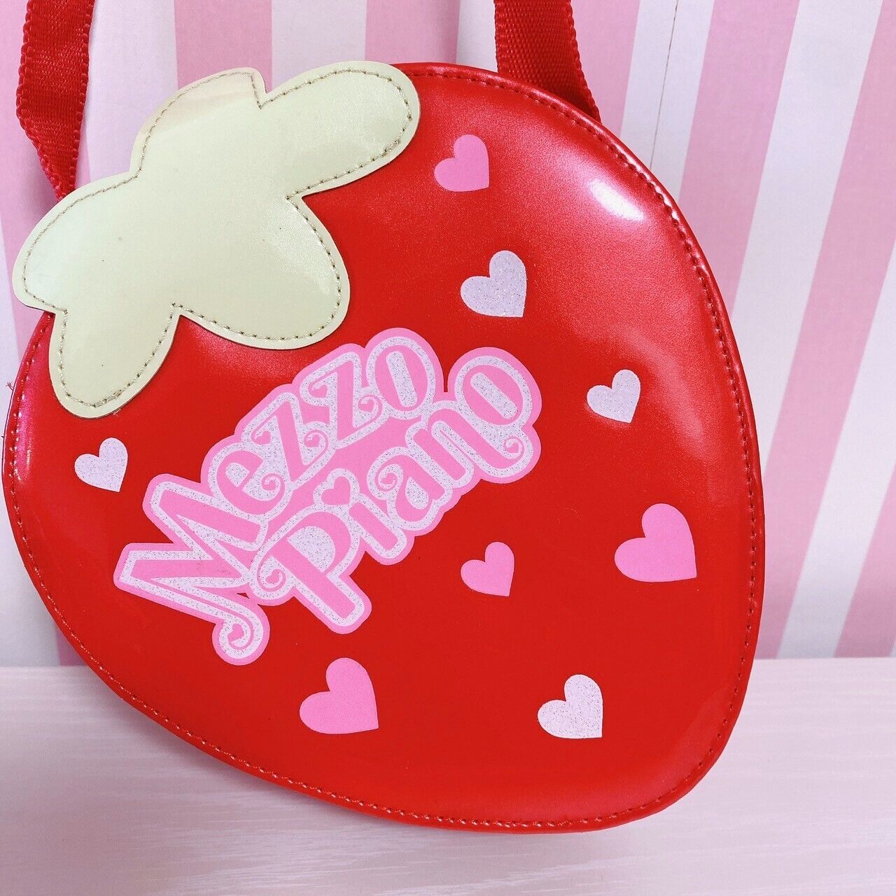 Mezzo Piano Shoulder Bag Pochette Strawberry Heart Red Kids Kawaii Cute Rare