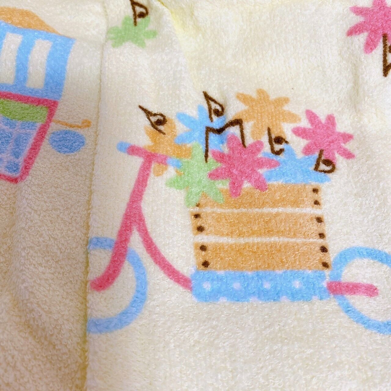 Sanrio Masyumaro Fluffy Fuwa Nyanko Marshmallow Rolled Towel Swimming Clover