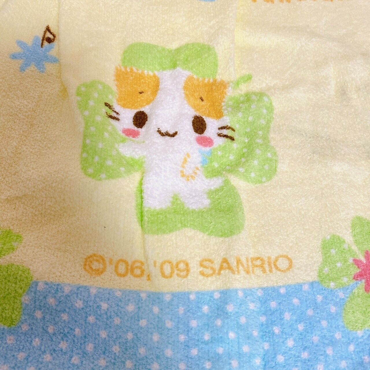 Sanrio Masyumaro Fluffy Fuwa Nyanko Marshmallow Rolled Towel Swimming Clover