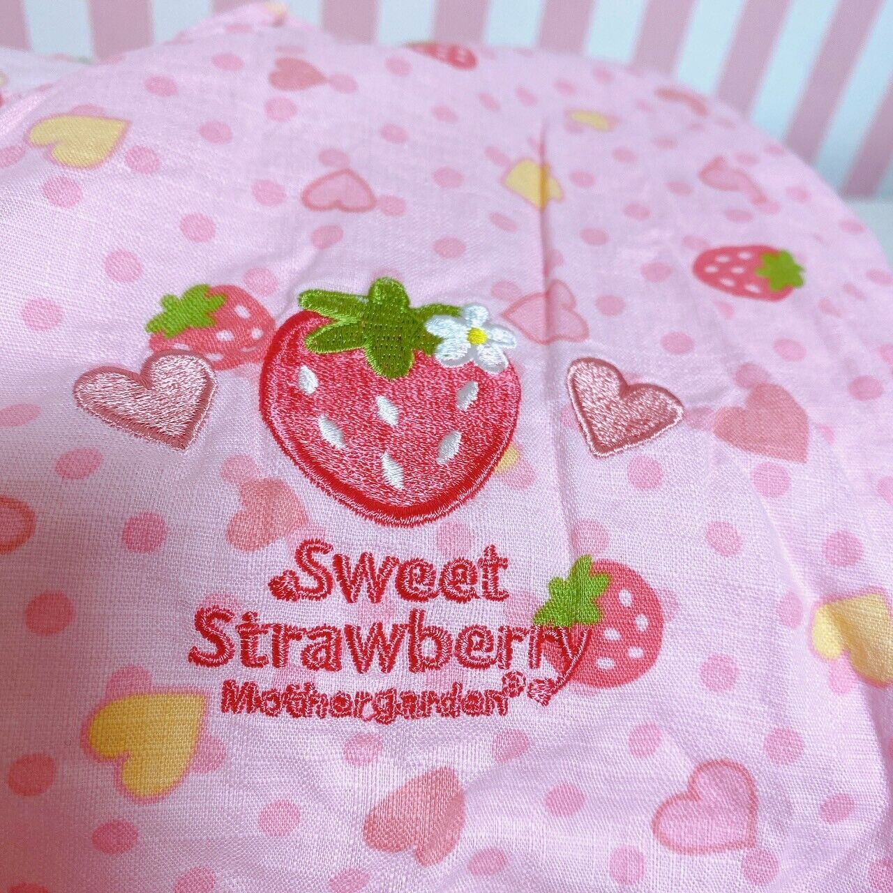 Mother Garden Jinbei 100 Size Sweet Strawberry Matching Cloth Pink Frill Heart