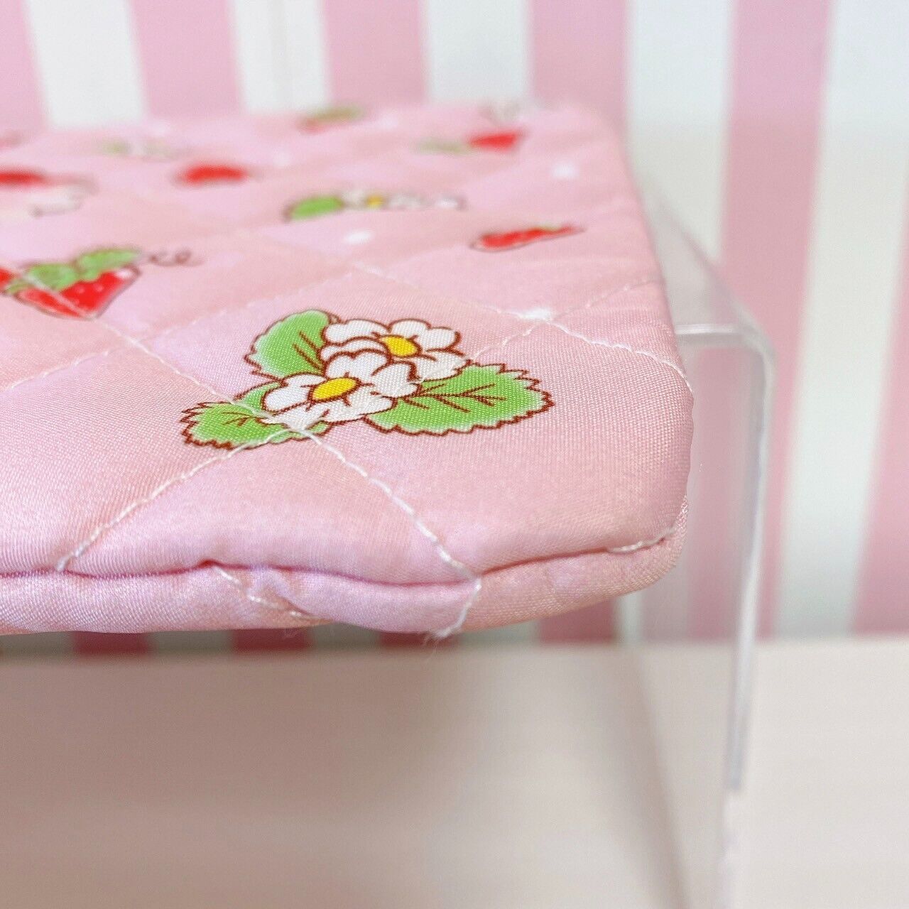 Sanrio Strawberry Shortcake Hello Kitty Collaboration Pouch Pink Strawberry Rare