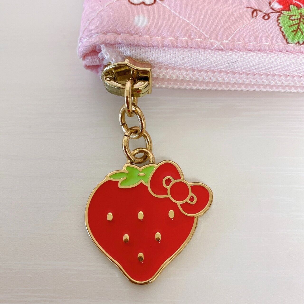 Sanrio Strawberry Shortcake Hello Kitty Collaboration Pouch Pink Strawberry Rare