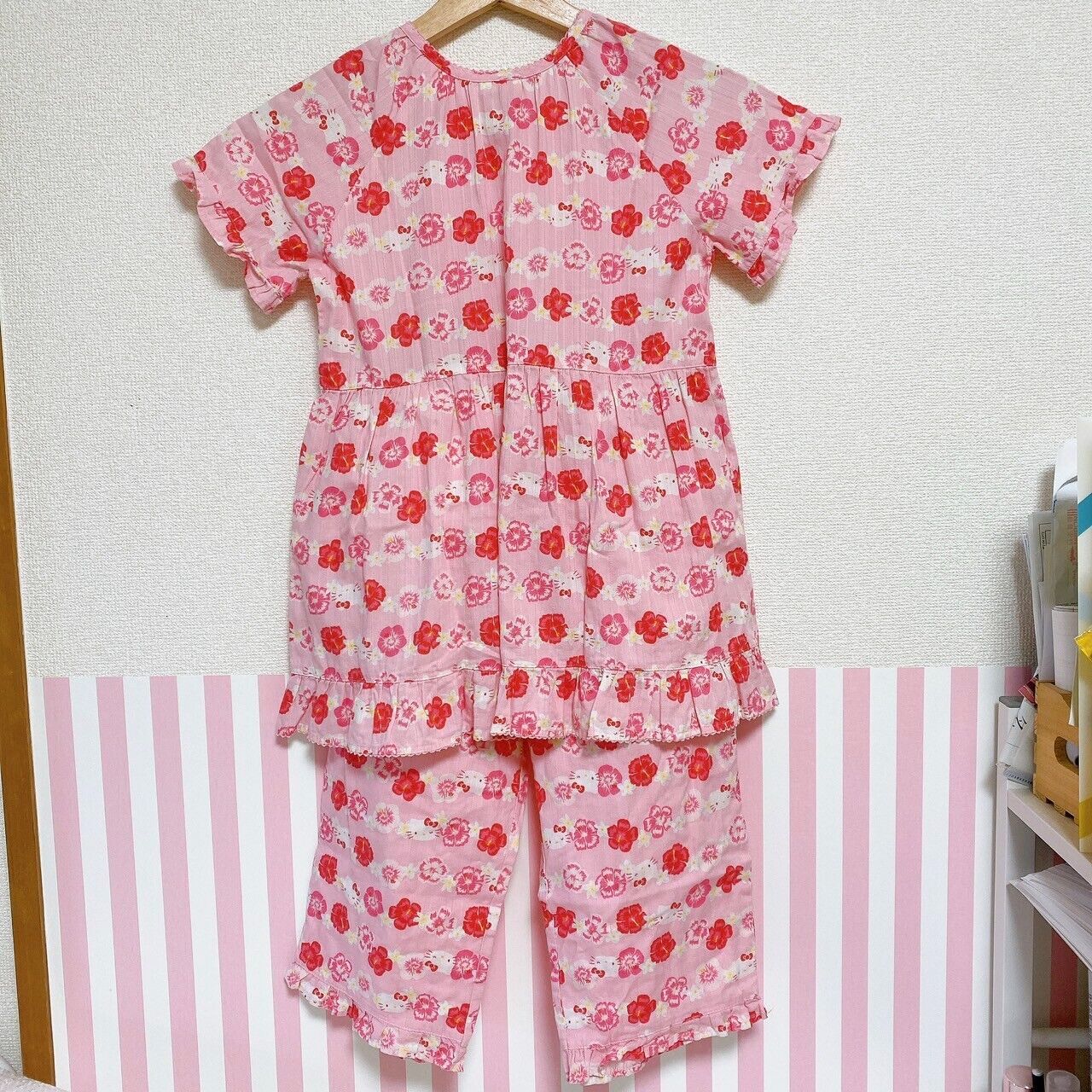 Sanrio Hello Kitty Summer Pajamas Kids 120cm Pink Red Flower Hibiscus Ribbon