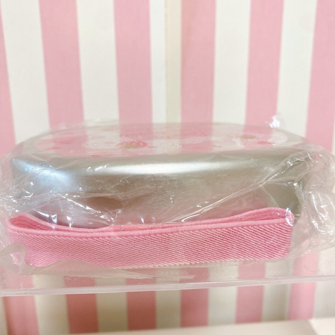 Mother Garden Aluminum Lunch Box Place Mat Set 2 Pink Ribbon Strawberry Frill