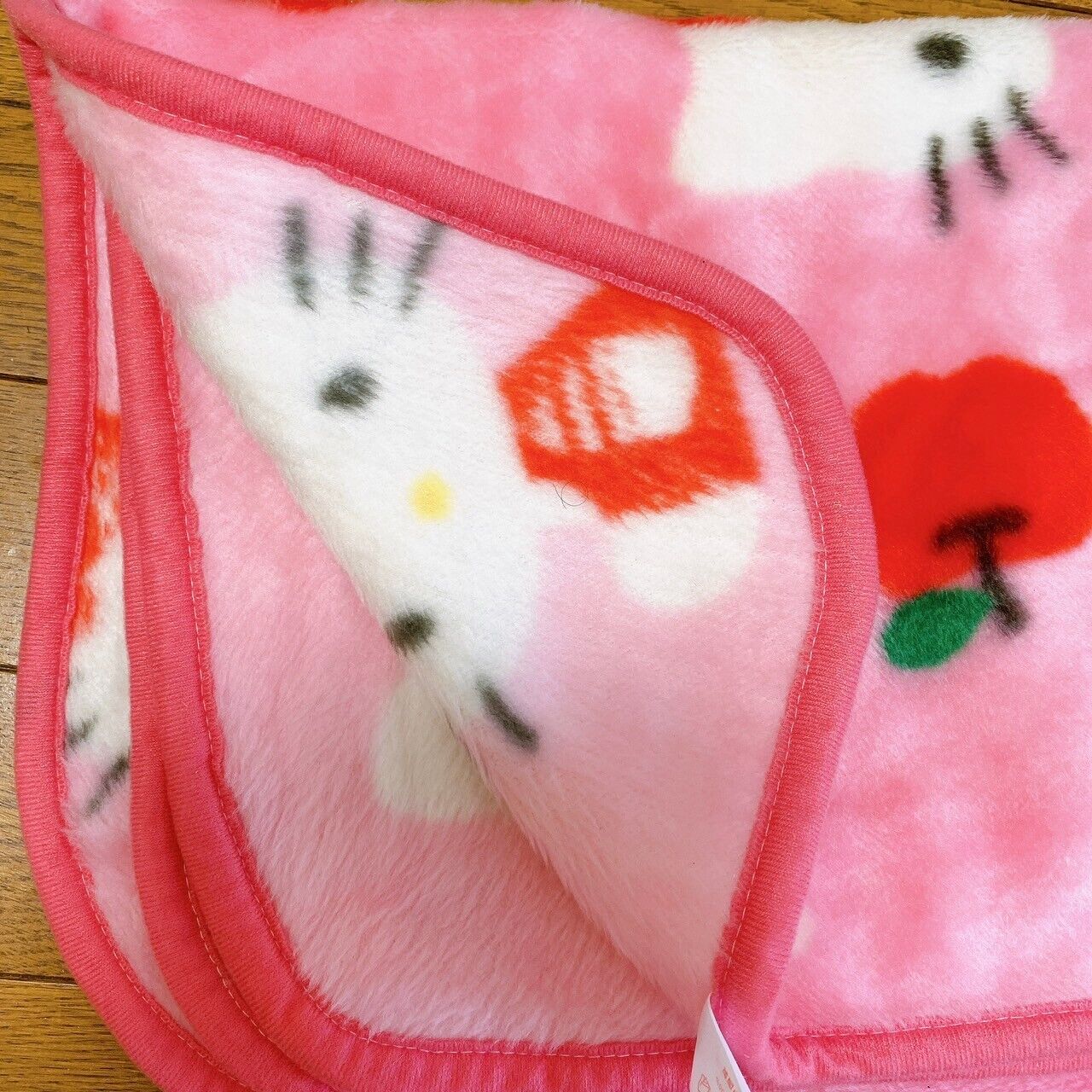 Sanrio Hello Kitty Blanket Pink Apple Flower Cat Warm Soft Kawaii Character Rare