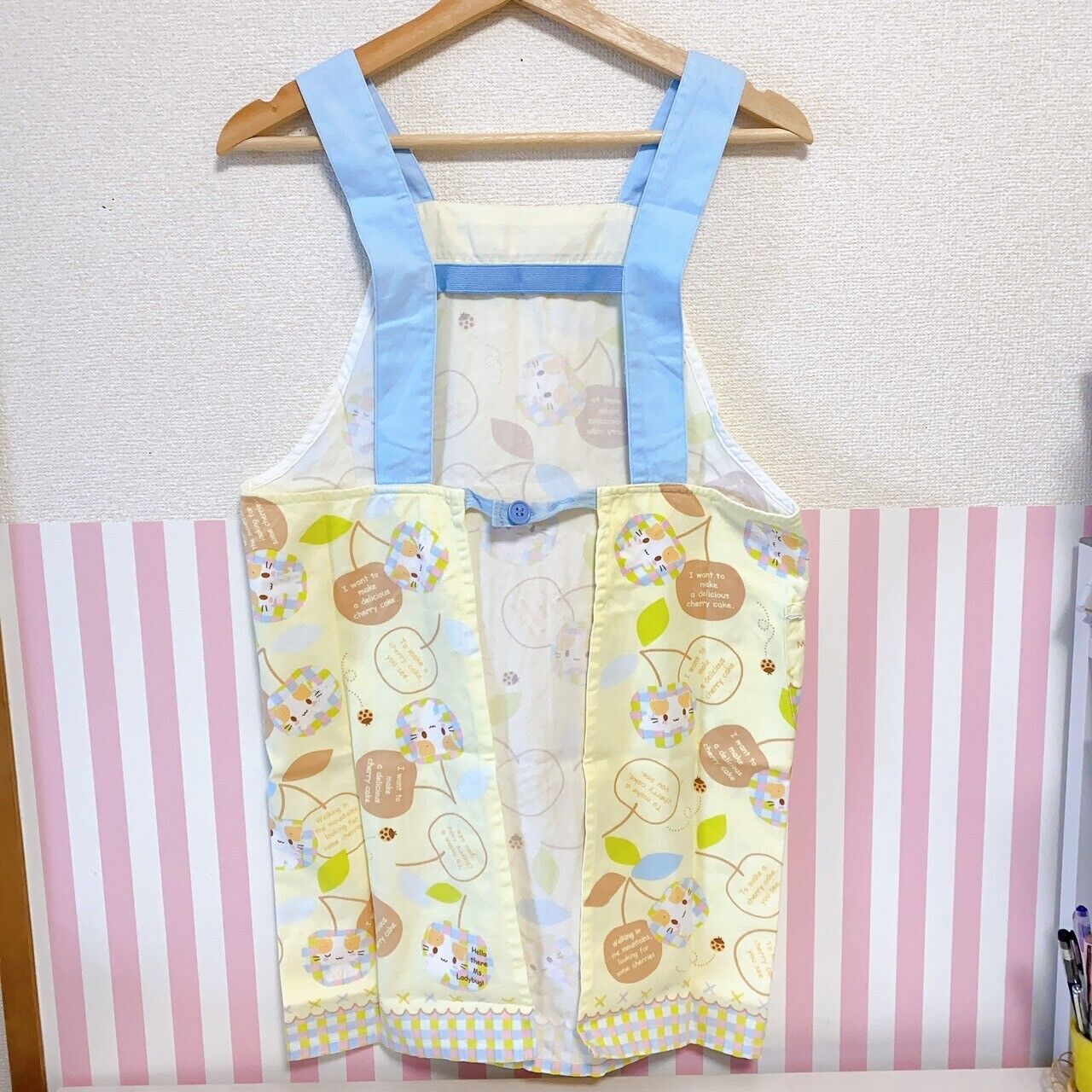 Sanrio Masyumaro Fluffy Fuwa Nyanko Marshmallow Kids Apron Cherry Yellow Plaid