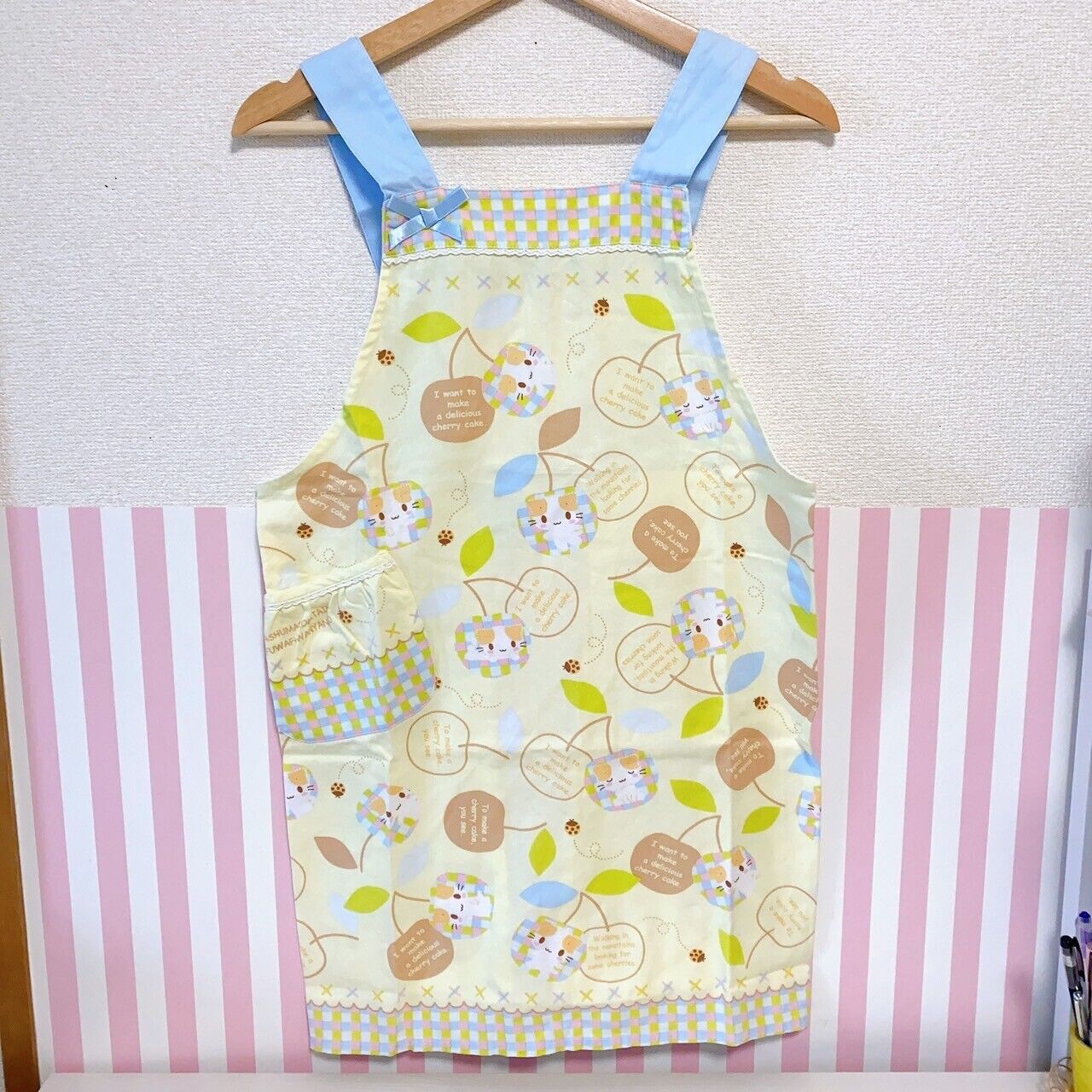 Sanrio Masyumaro Fluffy Fuwa Nyanko Marshmallow Kids Apron Cherry Yellow Plaid