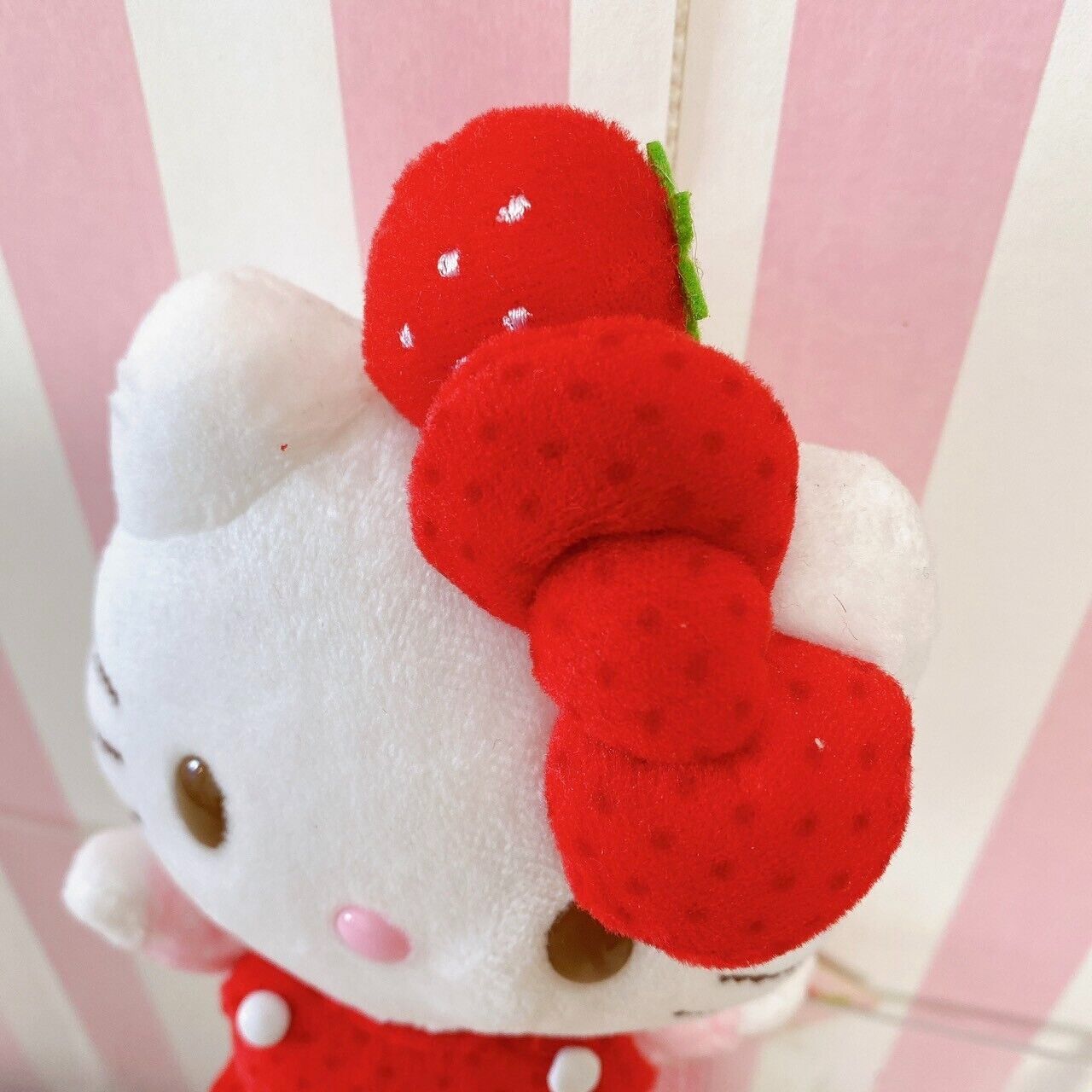 Sanrio Hello Kitty Strawberry Short Cake Collaboration Mascot Plush Ribbon Red