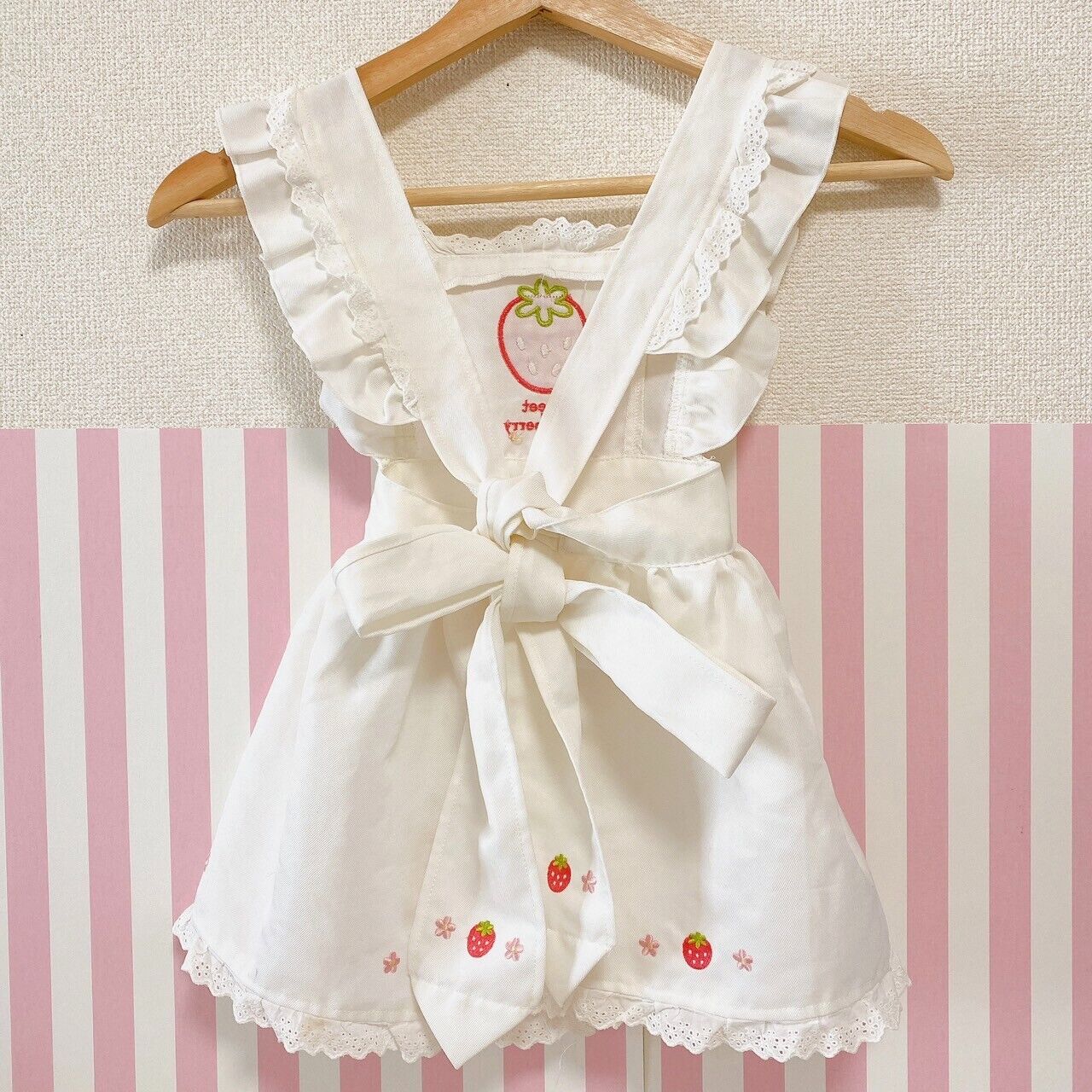 Mother Garden Apron Sweet Strawberry White 110cm Frill Lace Flower Pocket Kawaii