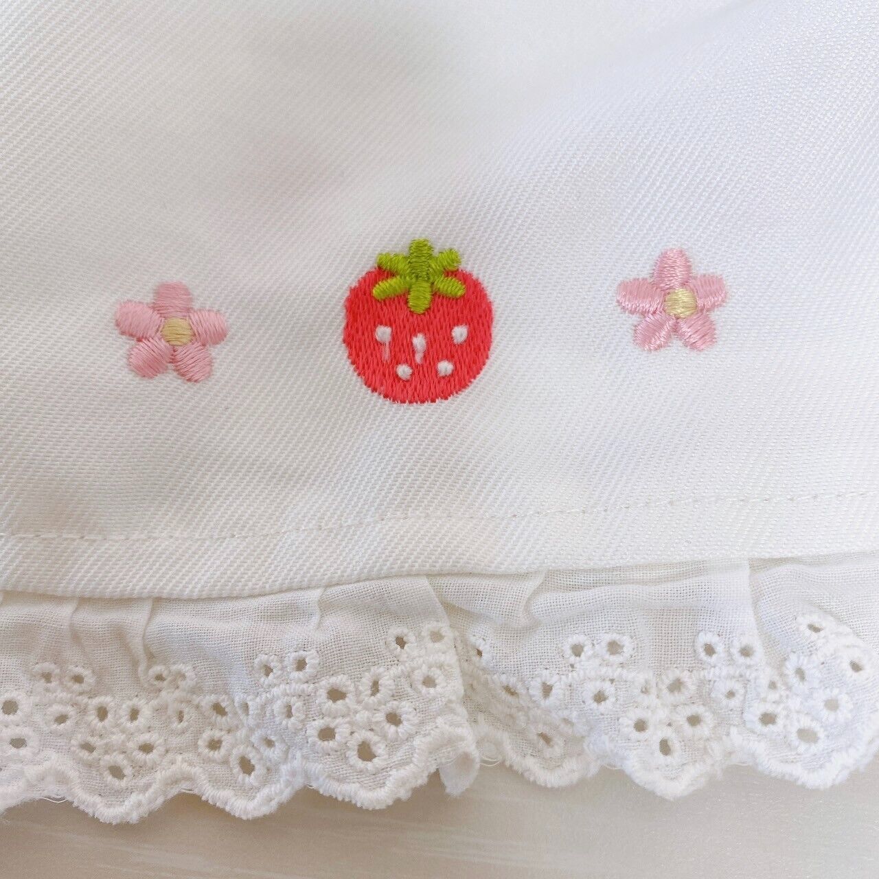 Mother Garden Apron Sweet Strawberry White 110cm Frill Lace Flower Pocket Kawaii