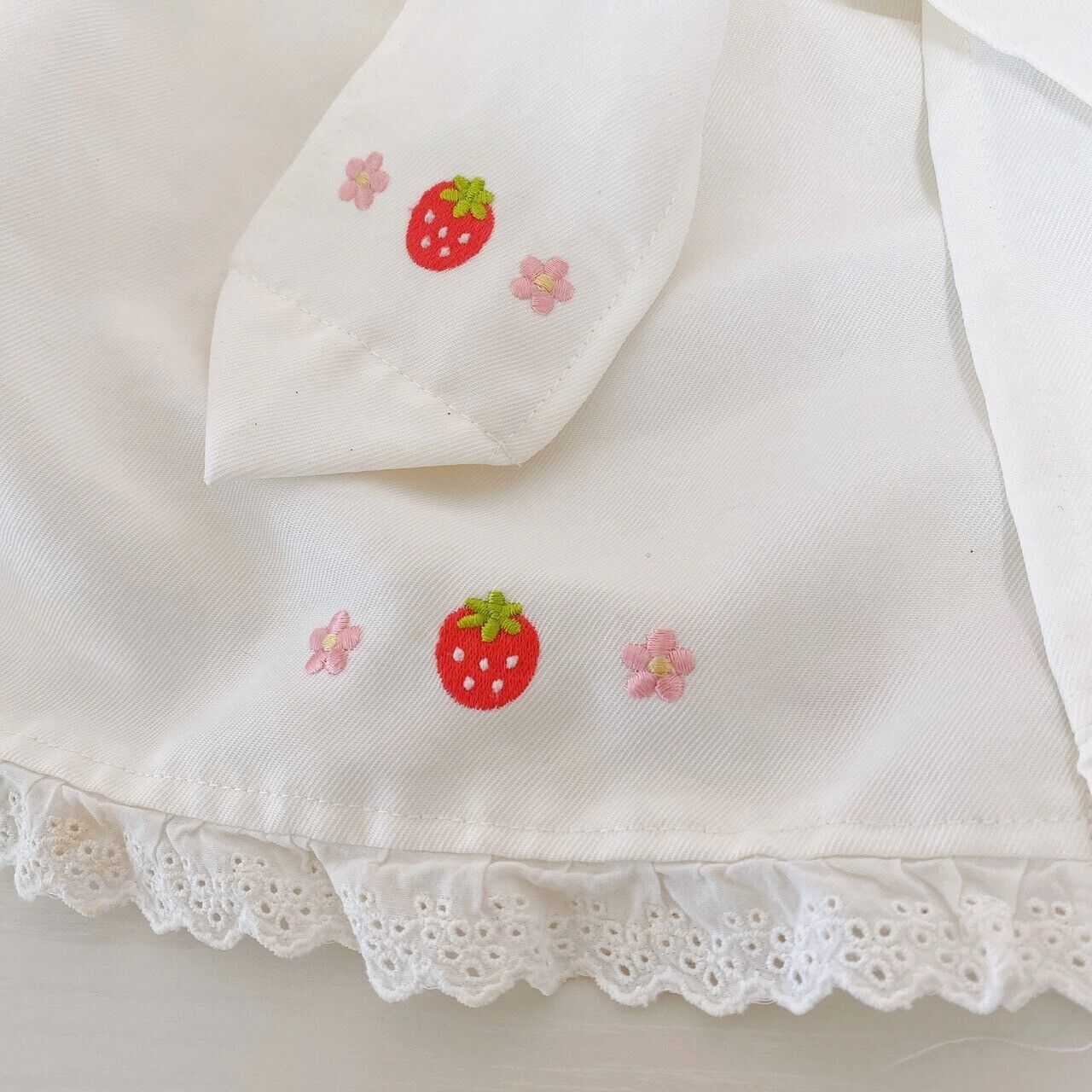 Mother Garden Apron Sweet Strawberry White 110cm Frill Lace Flower Pocket Kawaii