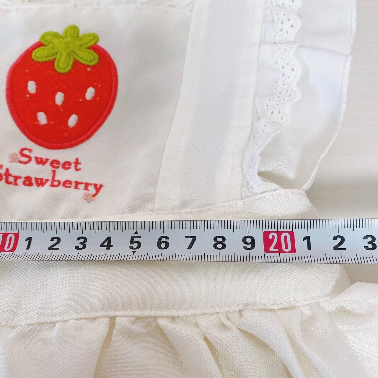 Mother Garden Apron Sweet Strawberry White 110cm Frill Lace Flower Pocket Kawaii