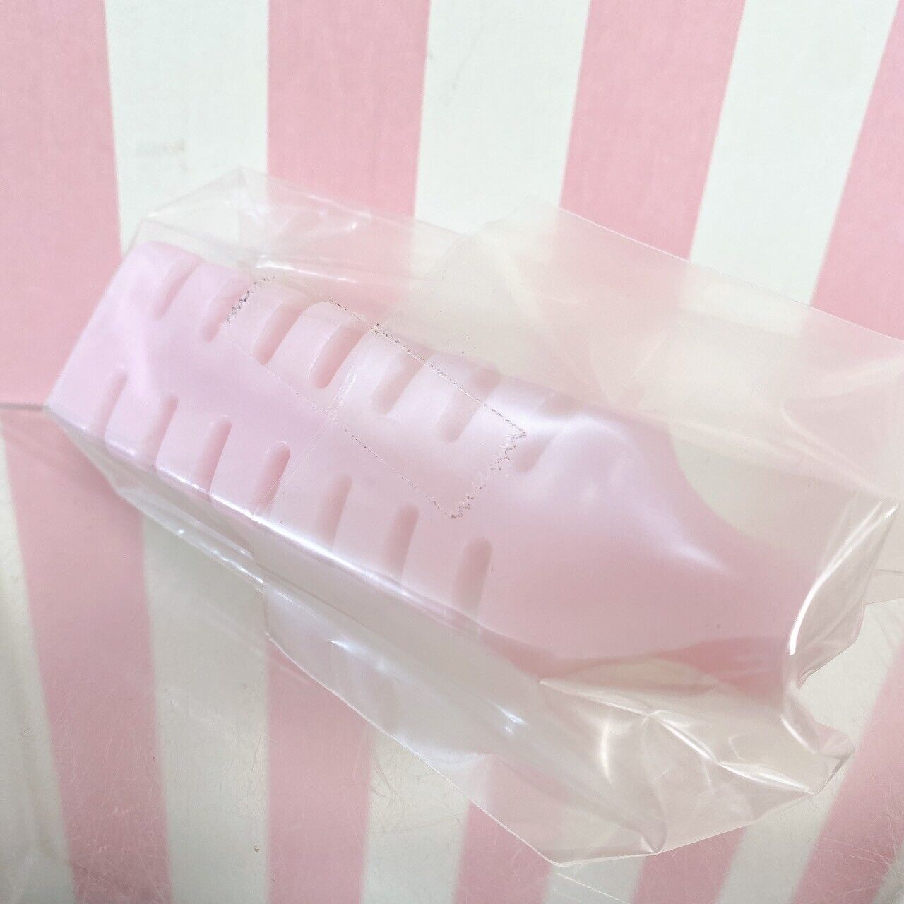 Sanrio Usahana Travel Pouch Set Towel Toothbrush Bottle Comb Rabbit Pink Heart