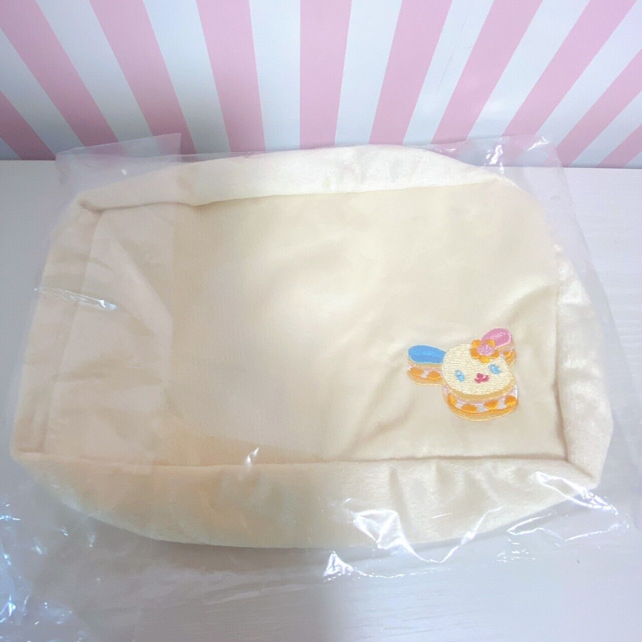 Sanrio Usahana Avail Collaboration Shaggy Pouch White Rabbit Face Flower Kawaii