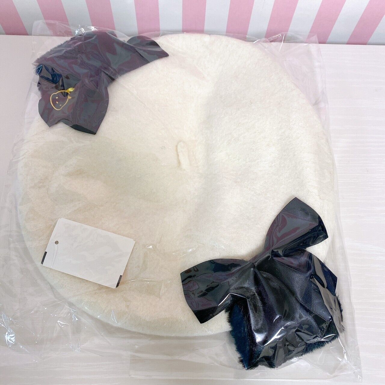 Sanrio Pochacco Avail Collaboration Beret Hat White Black Ears Dog Ribbon Fluffy