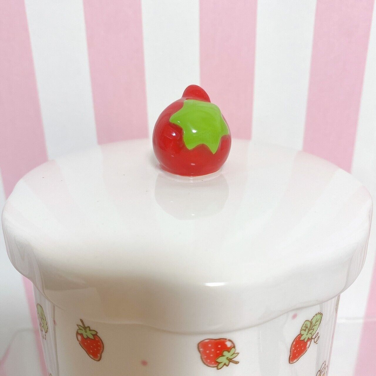 Sanrio Hello Kitty Strawberry Shortcake Pottery Cotton Case Accessory Box White