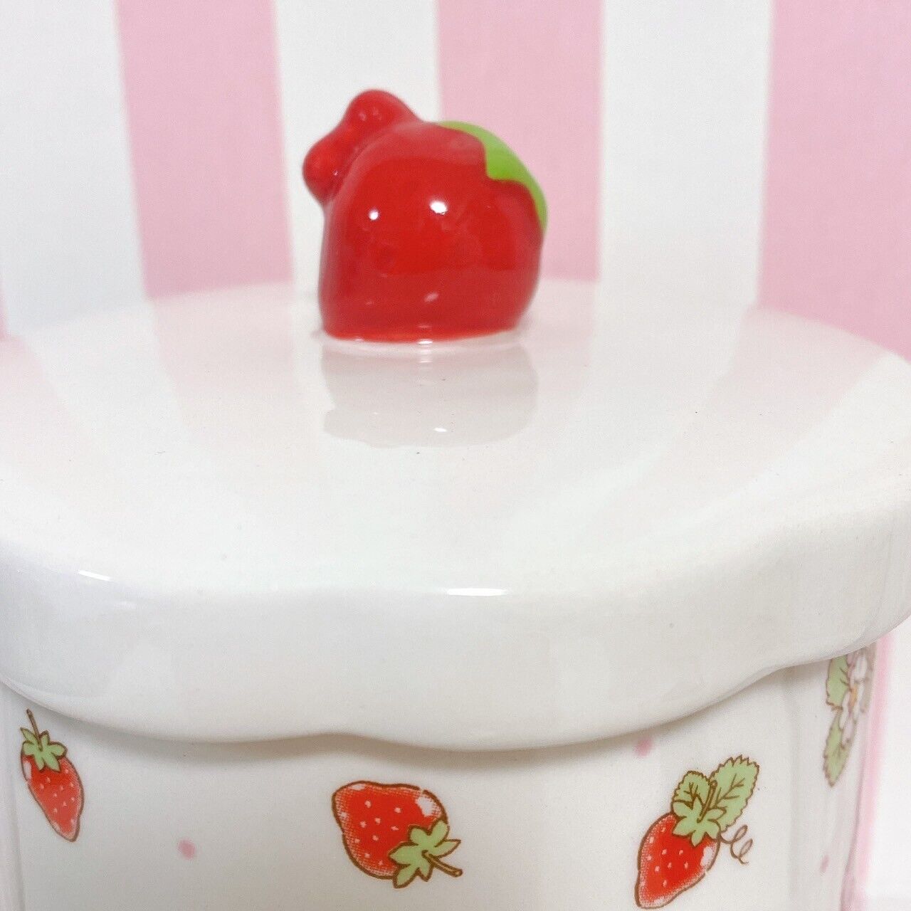 Sanrio Hello Kitty Strawberry Shortcake Pottery Cotton Case Accessory Box White