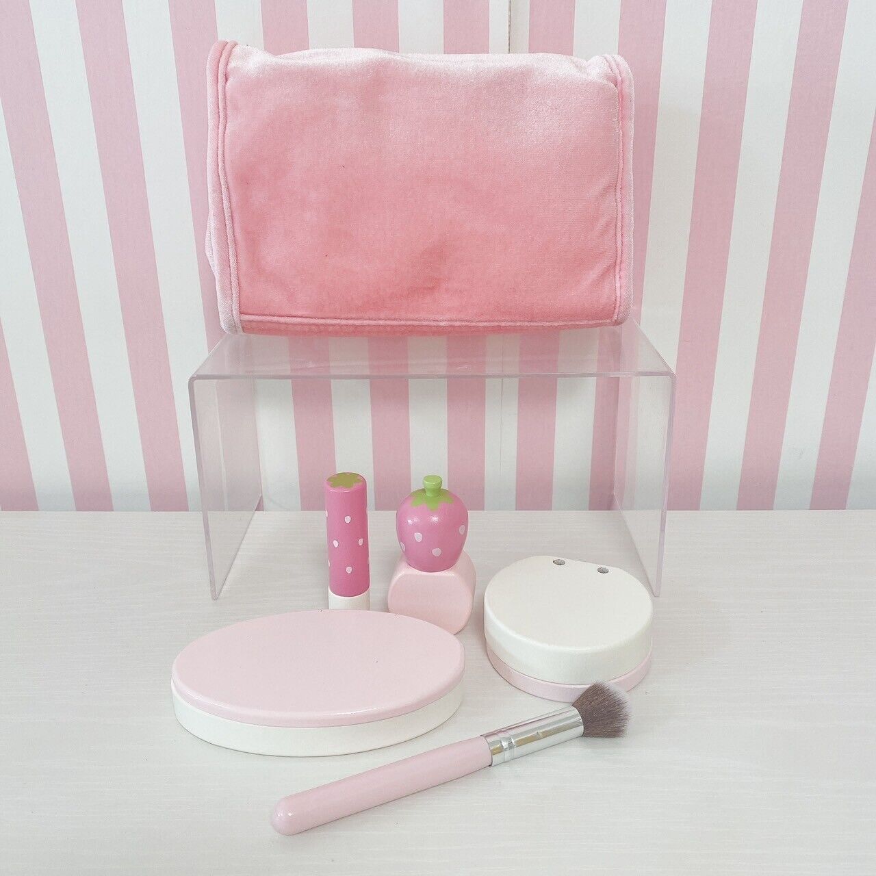 Mother Garden Wooden Makeup Set Strawberry Pink Dot Pouch Brush Lip Pallet Rare