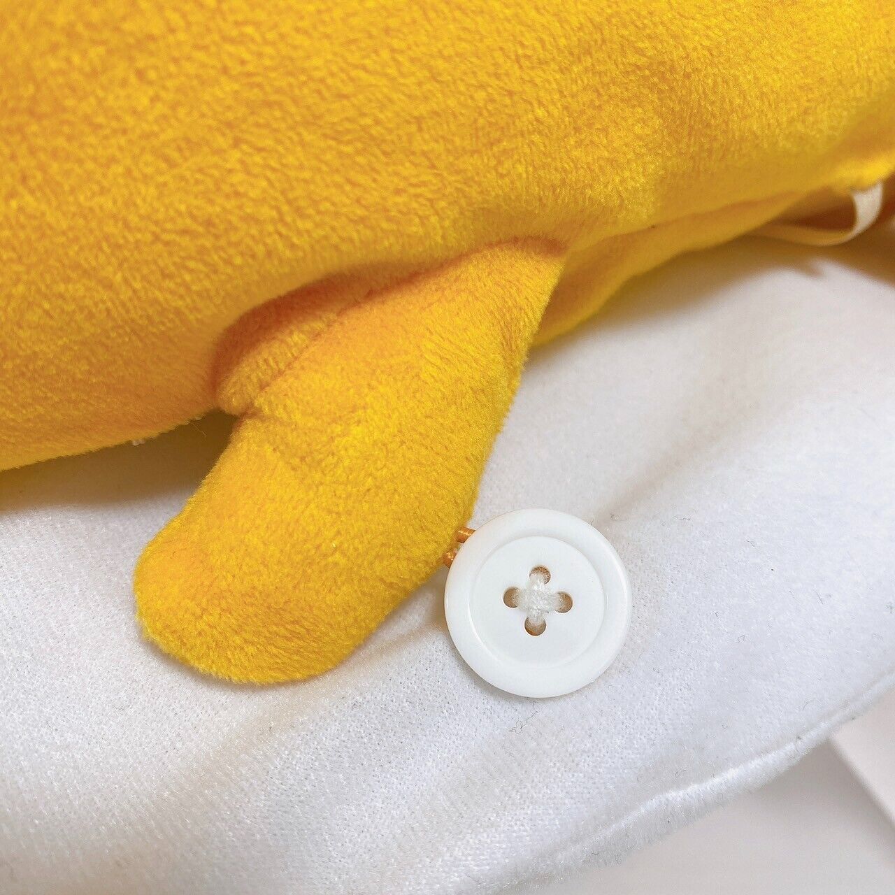 Sanrio Gudetama Tissue Cover Case Plush White Yellow Egg Fluffy Soft Toy Kawaii