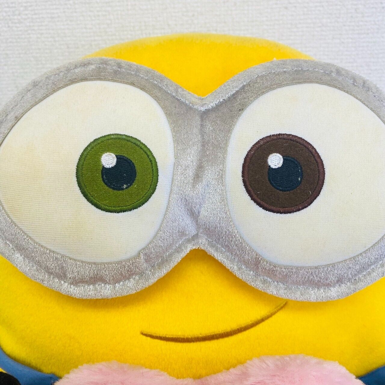 Minions Bob Plush Cushion Soft Stuffed Toy Goggles Heart Pink Yellow Blue Fluffy