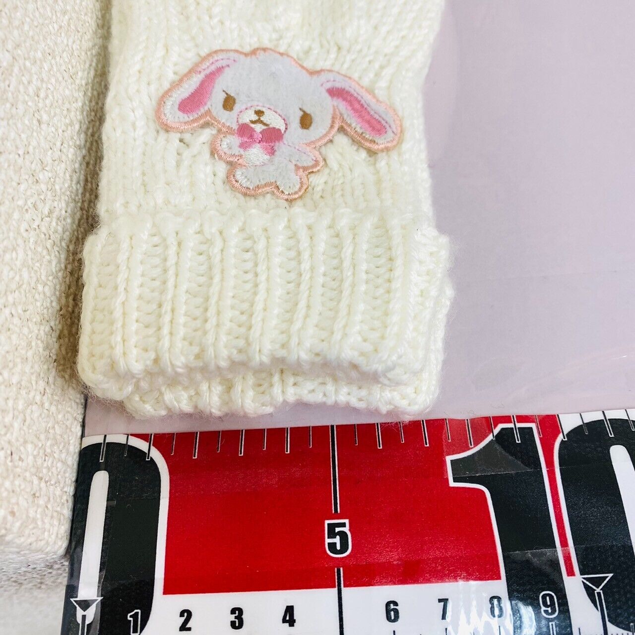 Sanrio Sugar Bunnies Gloves White Knit Shirousa Kurousa Rabbit Winter Kawaii