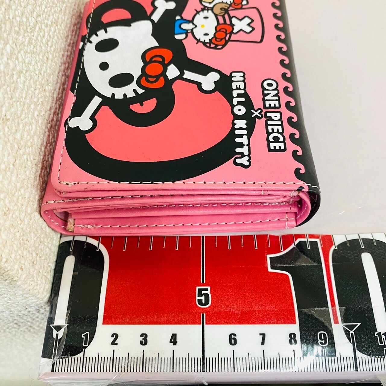 Sanrio Hello Kitty One Piece Collaboration Wallet Pink Tony Tony Chopper Skull