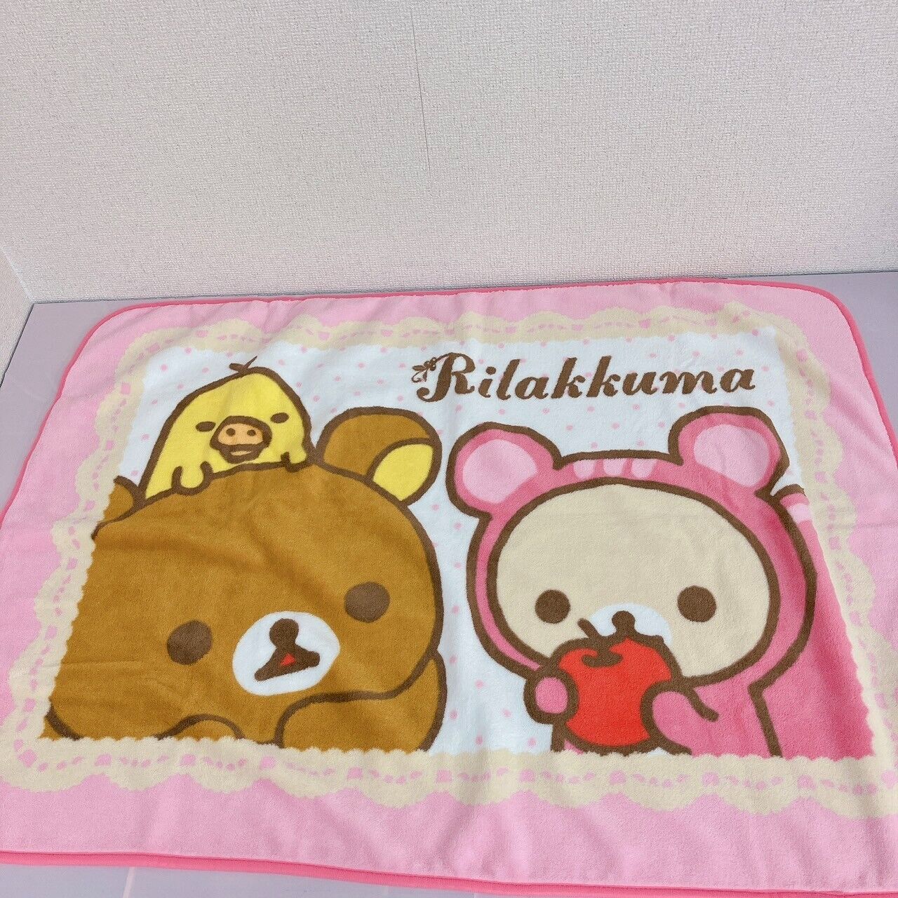 Rilakkuma Korilakkuma Kiiroitori San-X Pink Blanket Lace Apple Fluffy Kawaii