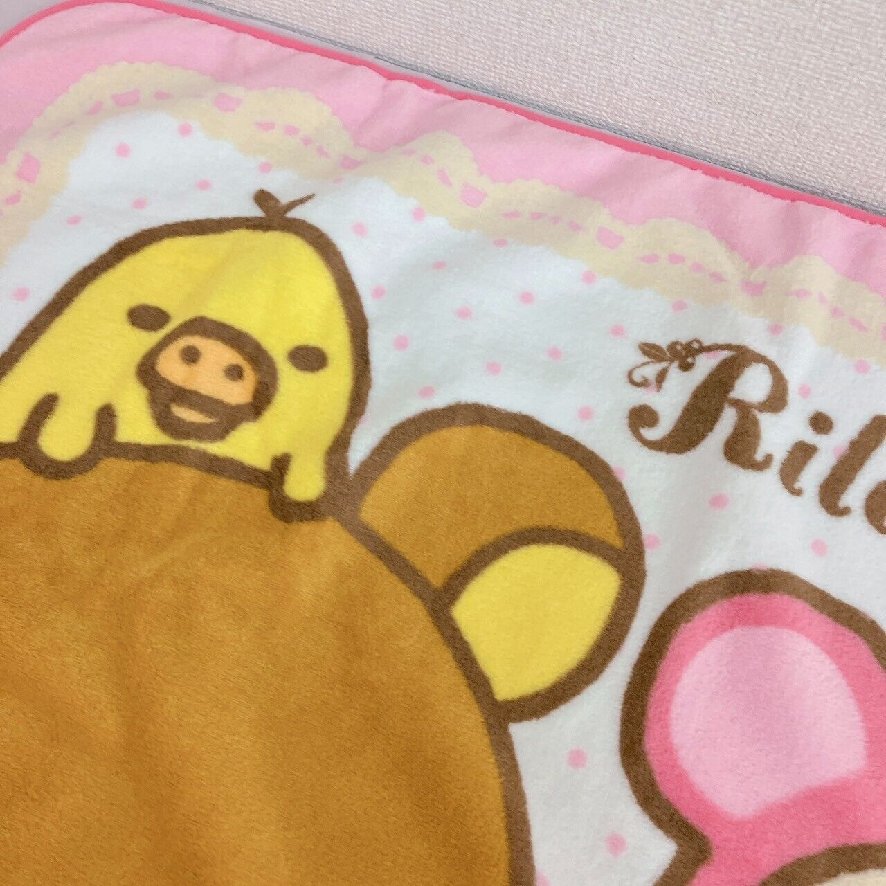 Rilakkuma Korilakkuma Kiiroitori San-X Pink Blanket Lace Apple Fluffy Kawaii