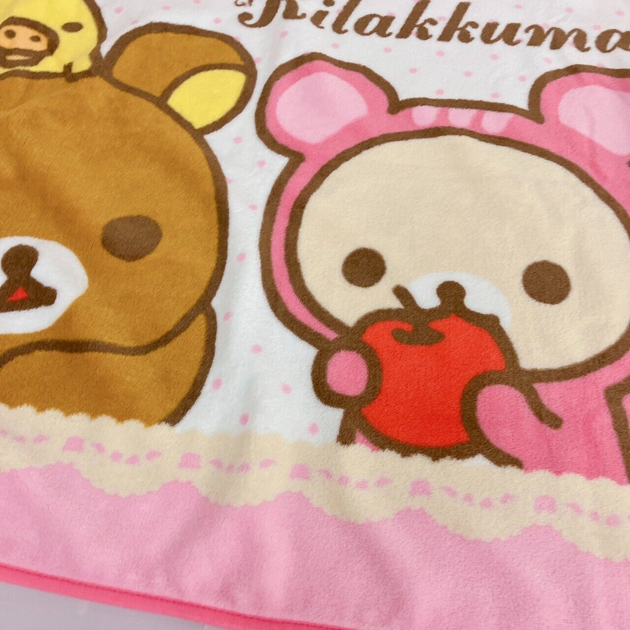 Rilakkuma Korilakkuma Kiiroitori San-X Pink Blanket Lace Apple Fluffy Kawaii