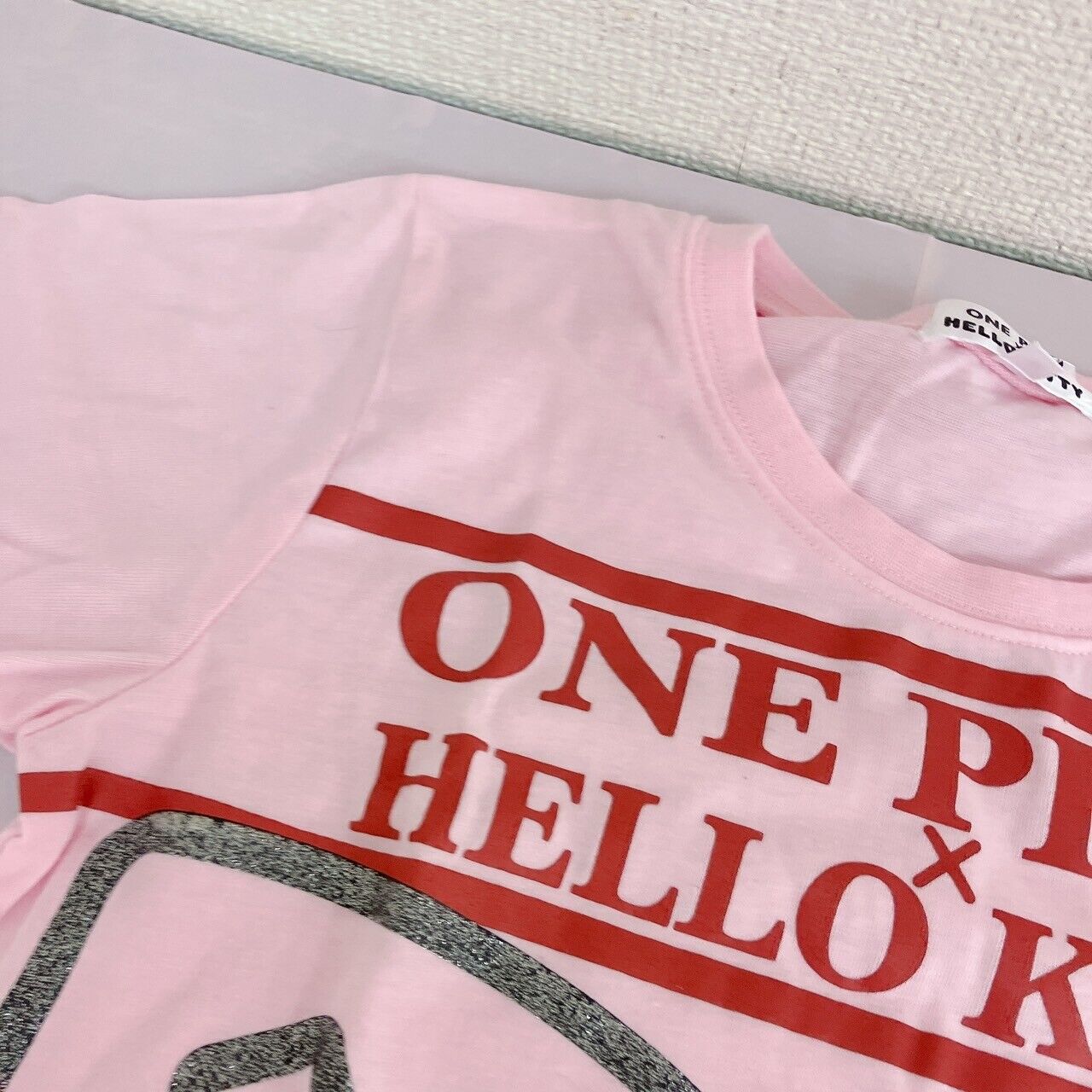 Sanrio Hello Kitty ONE PIECE Tony Tony Chopper T-shirt Collaboration Pink Rare